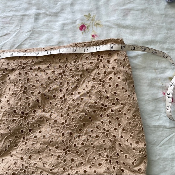 Talbots Tan Lace Skirt 100% cotton- Size 14 - Picture 5 of 7